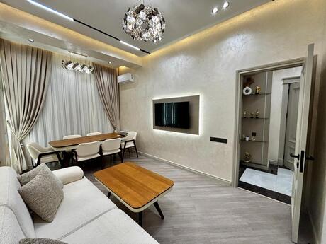 2-комн. новостройка - м. 28 мая - 61.7 м²