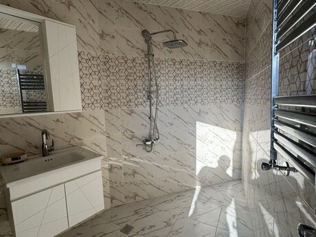 4 otaqlı həyət evi/bağ evi - Şağan q. - 185 m²