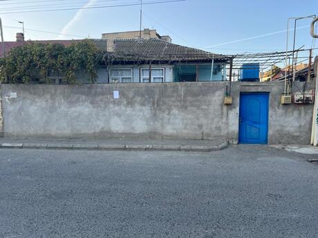 10 otaqlı həyət evi/bağ evi - Bakıxanov q. - 100 m²