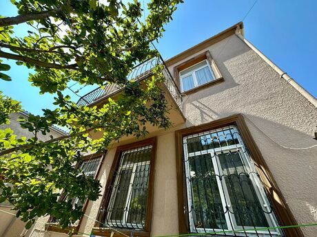 5 otaqlı həyət evi/bağ evi - Badamdar q. - 200 m²