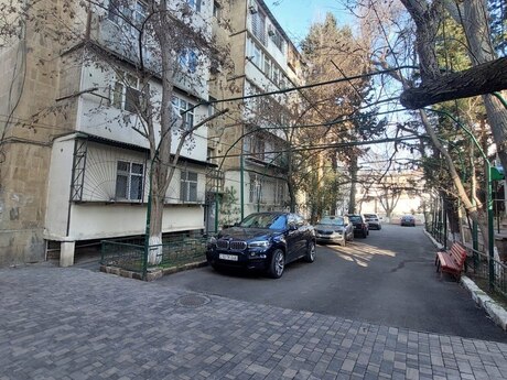 Elan №6075449 - Bakı, 28 May m., 2 otaqlı, 65 m², 4/5 mərtəbə