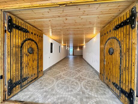 9 otaqlı həyət evi/bağ evi - Badamdar q. - 550 m²