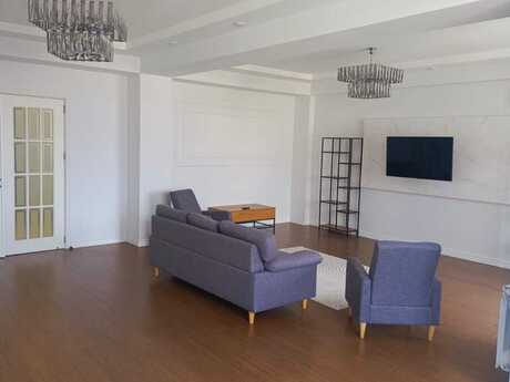 4 otaqlı yeni tikili - Binəqədi r. - 230 m²