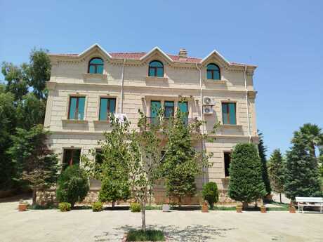 6 otaqlı həyət evi/bağ evi - Mərdəkan q. - 550 m²