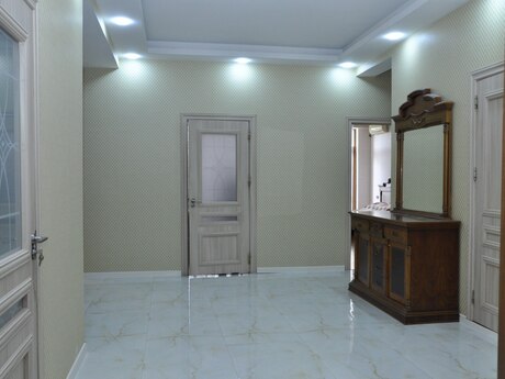 4 otaqlı yeni tikili - Şah İsmayıl Xətai m. - 192 m²