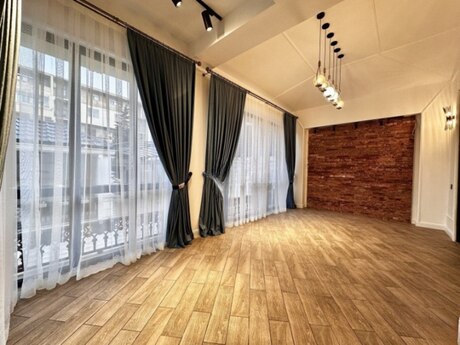 7 otaqlı həyət evi/bağ evi - Həzi Aslanov m. - 360 m²