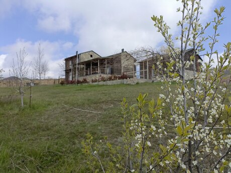 4 otaqlı həyət evi/bağ evi - Şamaxı - 175 m²