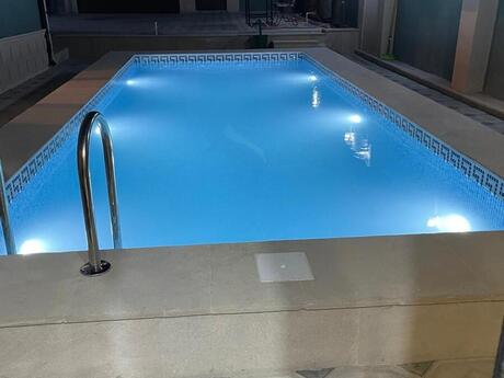 4 otaqlı həyət evi/bağ evi - Novxanı q. - 210 m²