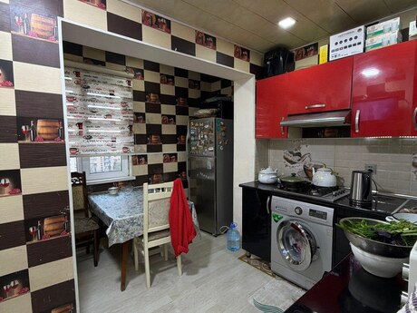 4 otaqlı köhnə tikili - Köhnə Günəşli q. - 85 m²