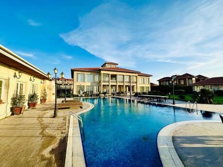 6 otaqlı həyət evi/bağ evi - Sea Breeze q. - 1000 m²