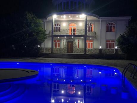 7 otaqlı həyət evi/bağ evi - Bilgəh q. - 520 m²