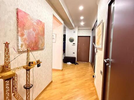 4 otaqlı yeni tikili - 28 May m. - 179 m²