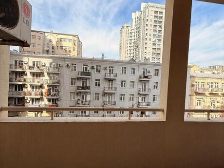 4 otaqlı yeni tikili - 28 May m. - 179 m²