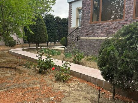 4 otaqlı həyət evi/bağ evi - Mərdəkan q. - 180 m²