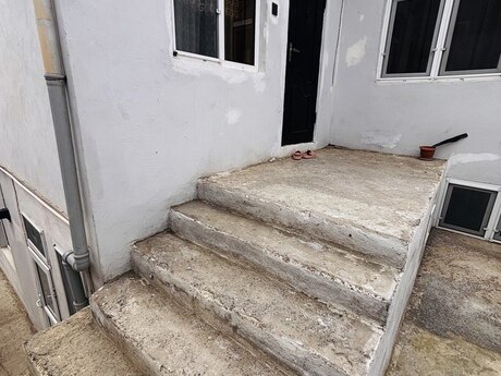 8 otaqlı həyət evi/bağ evi - Badamdar q. - 250 m²