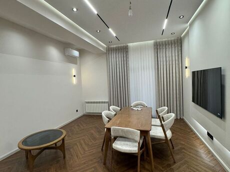 Kirayə 3 otaqlı mənzil, 139 m², 28 Park Residence: 2 000 ₼/ay 2
