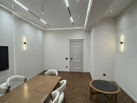 Kirayə 3 otaqlı mənzil, 139 m², 28 Park Residence: 2 000 ₼/ay 3