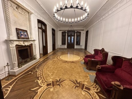 5 otaqlı ofis - 28 May m. - 200 m²