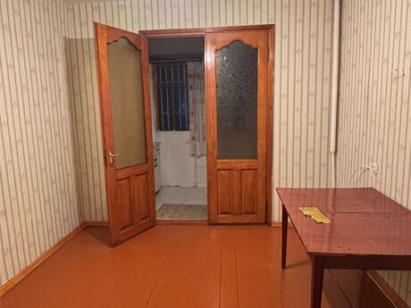 3 otaqlı köhnə tikili - Həzi Aslanov q. - 70 m²