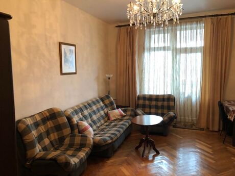 2 otaqlı köhnə tikili - 28 May m. - 65 m²