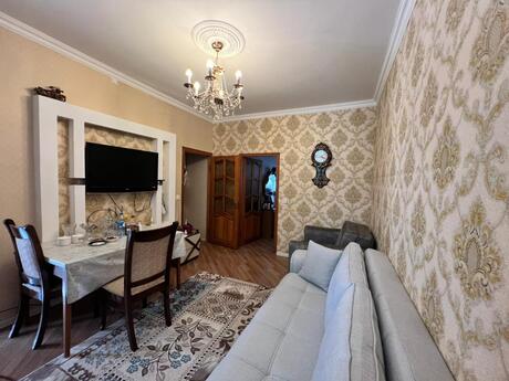 2 otaqlı köhnə tikili - Memar Əcəmi m. - 55 m²