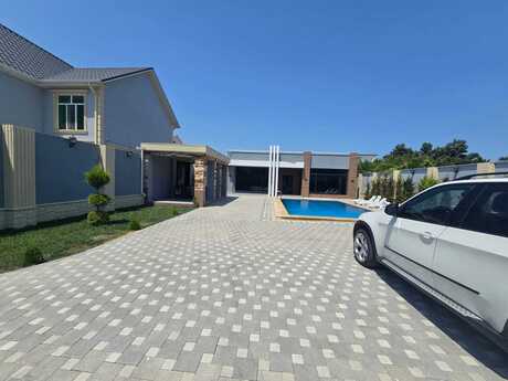 4 otaqlı həyət evi/bağ evi - Şüvəlan q. - 230 m²