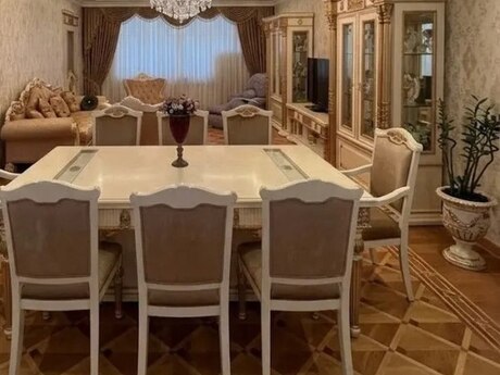 4 otaqlı yeni tikili - 28 May m. - 193 m²