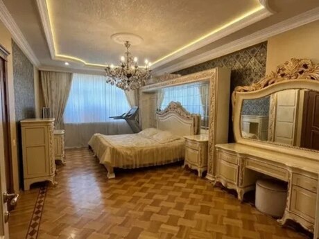 4 otaqlı yeni tikili - 28 May m. - 193 m²