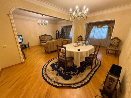 5 otaqlı köhnə tikili - Azadlıq Prospekti m. - 120 m²