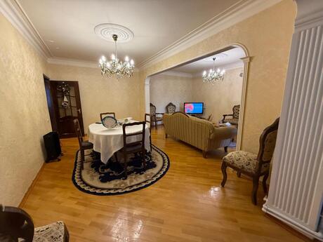 5 otaqlı köhnə tikili - Azadlıq Prospekti m. - 120 m²