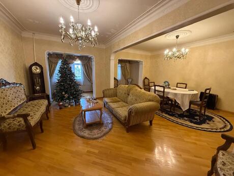 5 otaqlı köhnə tikili - Azadlıq Prospekti m. - 120 m²