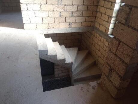 4 otaqlı həyət evi/bağ evi - Xocəsən q. - 185 m²