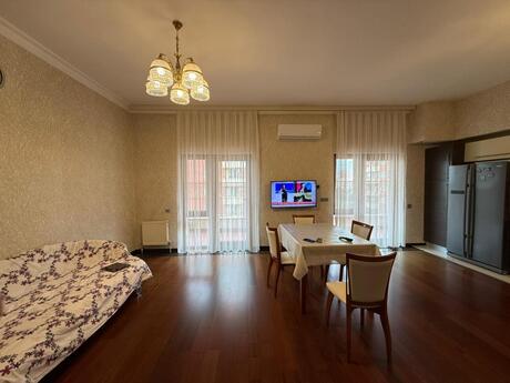 5 otaqlı yeni tikili - Nəsimi r. - 212 m²