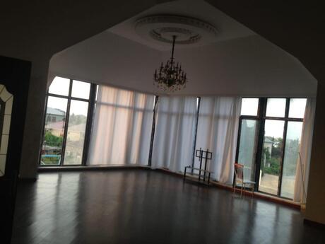 8 otaqlı həyət evi/bağ evi - Mərdəkan q. - 400 m²