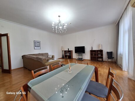 Объявление №6076095 - Баку, м. Низами, 3-комн., 140 м², 4/18 этаж