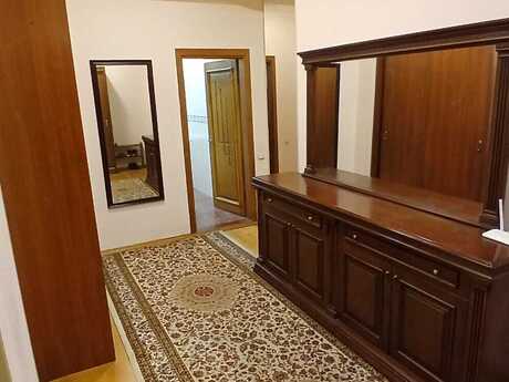 3-комн. новостройка - м. Низами - 140 м²