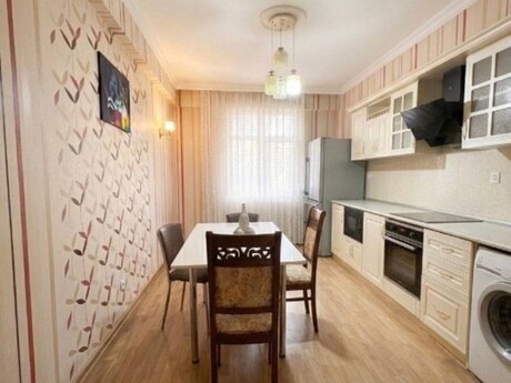 2 otaqlı yeni tikili - İnşaatçılar m. - 104 m²