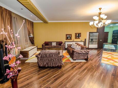 4 otaqlı yeni tikili - 28 May m. - 220 m²