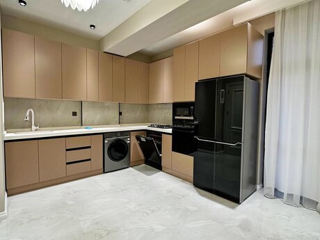 4 otaqlı yeni tikili - Nəsimi r. - 137 m²