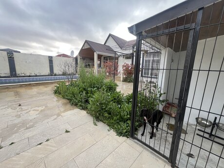 4 otaqlı həyət evi/bağ evi - Mərdəkan q. - 125 m²