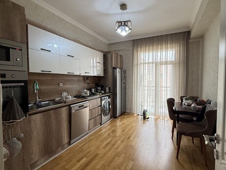 Elan №6076313 - Bakı, Yasamal q., 4 otaqlı, 157 m², 7/12 mərtəbə