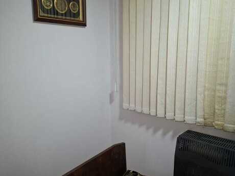 1 otaqlı köhnə tikili - İnşaatçılar m. - 50 m²
