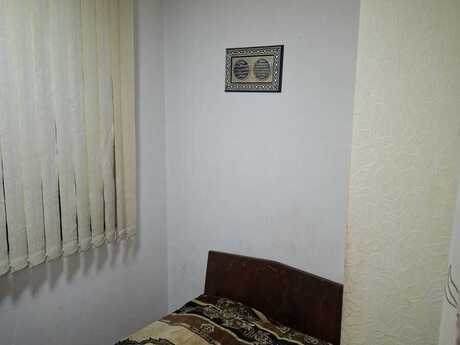 1 otaqlı köhnə tikili - İnşaatçılar m. - 50 m²
