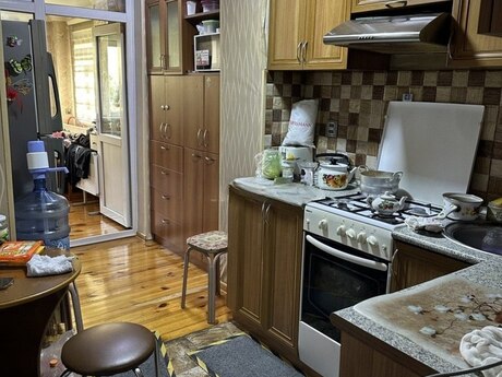Elan №6076411 - Bakı, Yasamal q., 3 otaqlı, 57 m², 3/5 mərtəbə