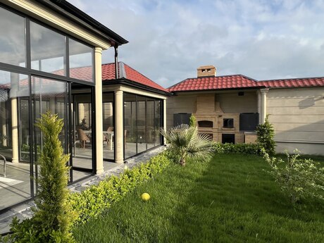 4 otaqlı həyət evi/bağ evi - Türkan q. - 150 m²