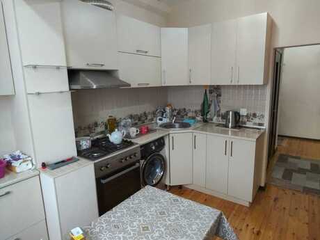 1 otaqlı köhnə tikili - Bakıxanov q. - 43 m²