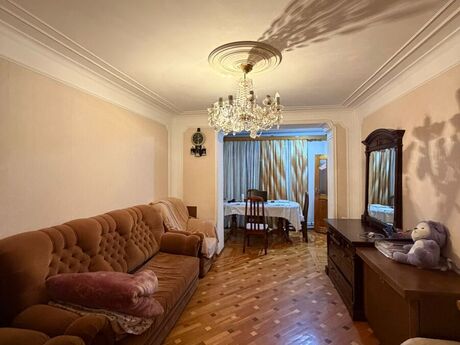 3 otaqlı köhnə tikili - İnşaatçılar m. - 92 m²