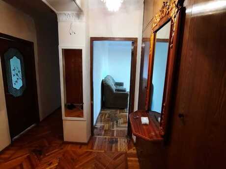 3 otaqlı köhnə tikili - Əhmədli m. - 80 m²