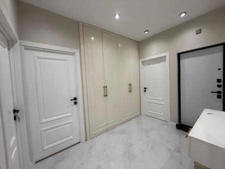4 otaqlı köhnə tikili - Bakıxanov q. - 110 m²