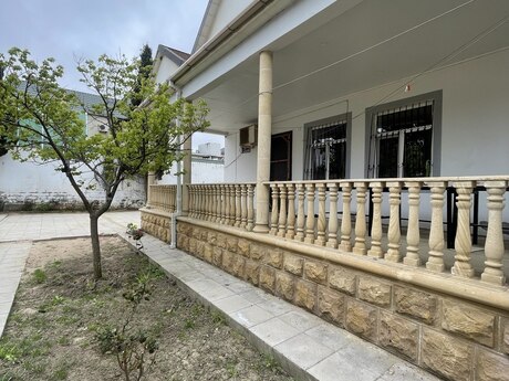 4 otaqlı həyət evi/bağ evi - Novxanı q. - 120 m²